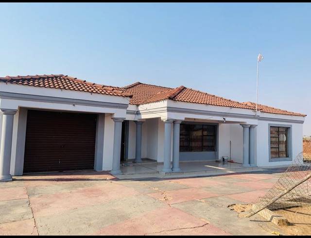 3 BEDROOM HOUSE FOR SALE IN VYEBOOM